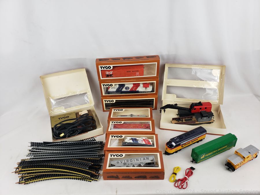 09/16/24 Sleep Number Bed, Autograph Legends, Model Kits Online Auction