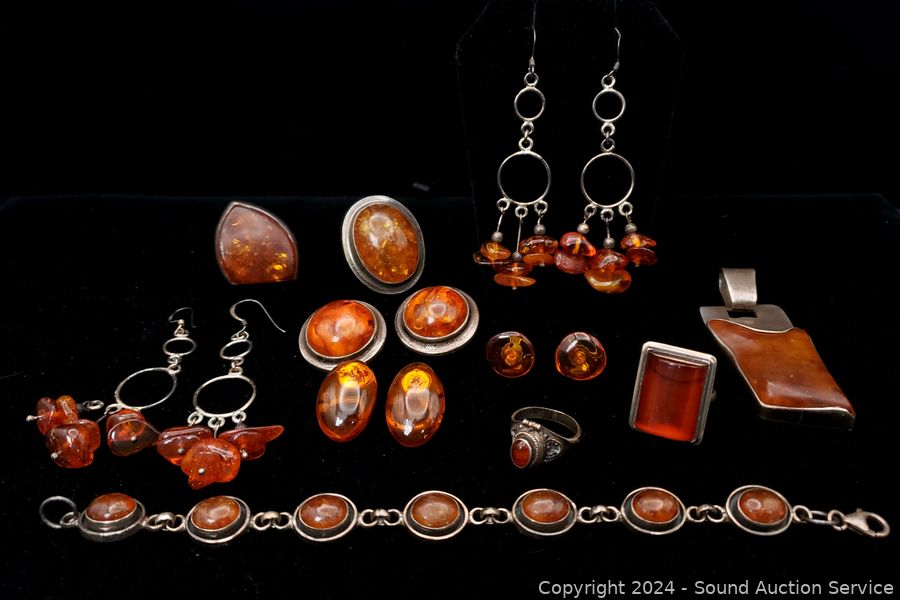 01/09/25 SAS Collectibles, Furniture, Glassware Online Auction