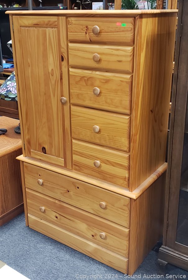 01/09/25 SAS Collectibles, Furniture, Glassware Online Auction
