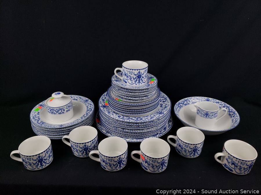 01/09/25 SAS Collectibles, Furniture, Glassware Online Auction