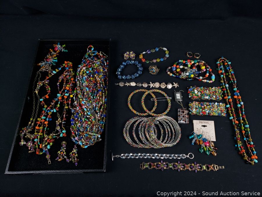 01/09/25 SAS Collectibles, Furniture, Glassware Online Auction
