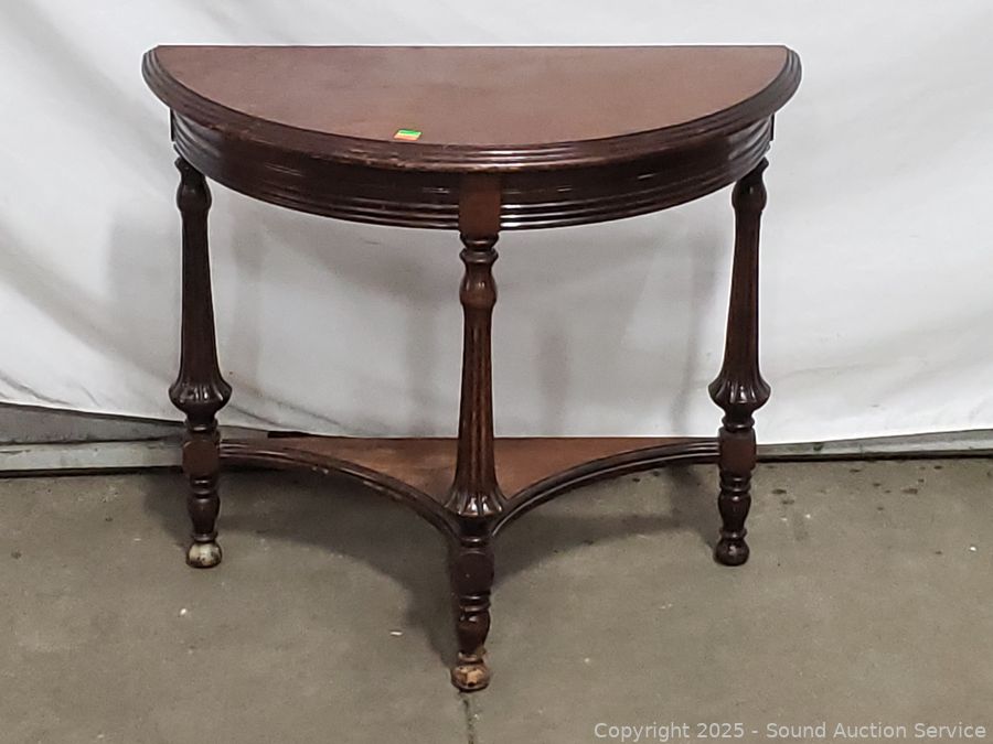 04/08/25 SAS Log Furniture, Sports Memorabilia Online Auction