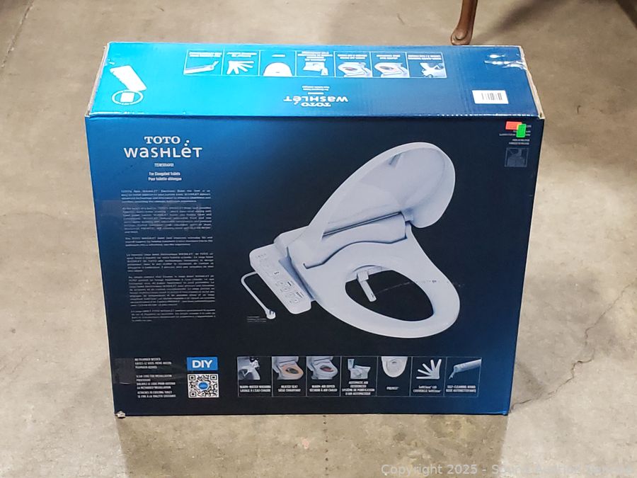 04/08/25 SAS Log Furniture, Sports Memorabilia Online Auction