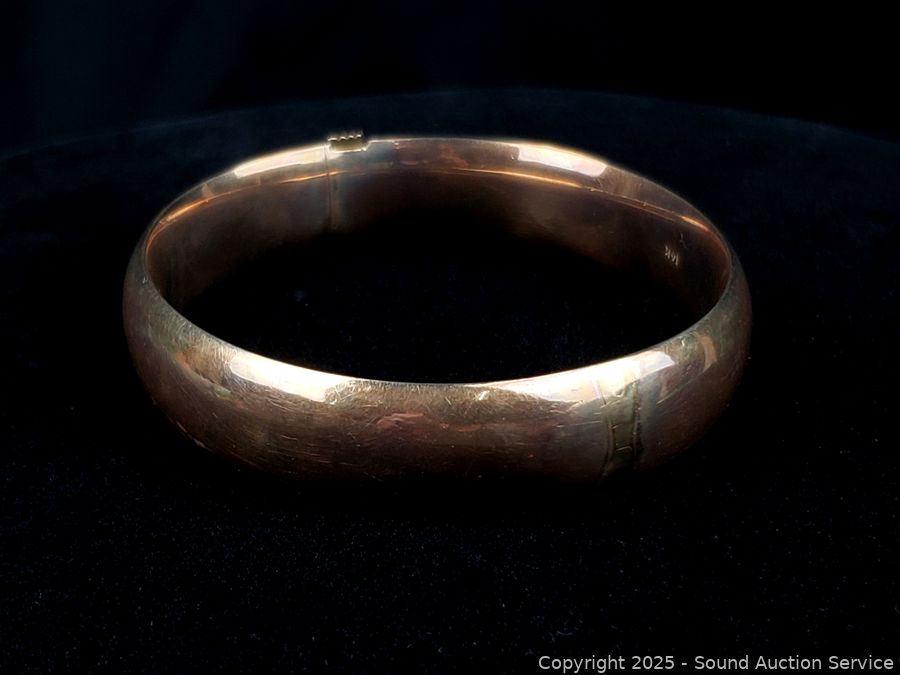 04/08/25 SAS Log Furniture, Sports Memorabilia Online Auction