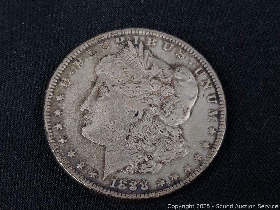 04/08/25 SAS Log Furniture, Sports Memorabilia Online Auction