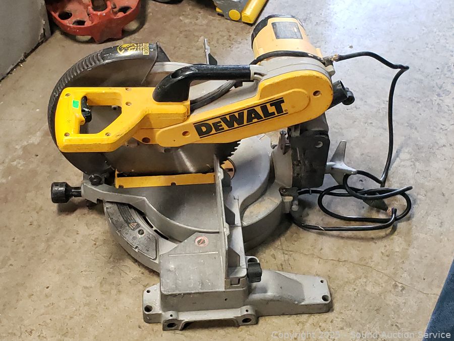 DeWalt DW706 12" Compound Miter Saw w/Miter Stand & Quinn Edge Guide Clamp