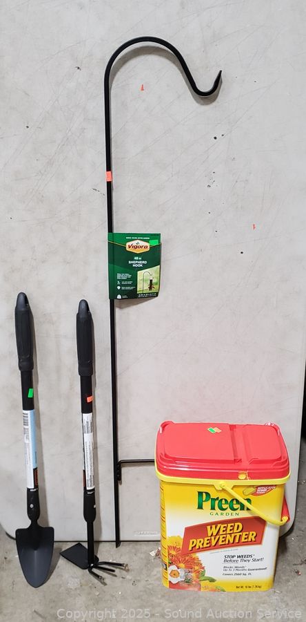 Gardening Tools, 4ft Shepard Hook, Weed Preventer