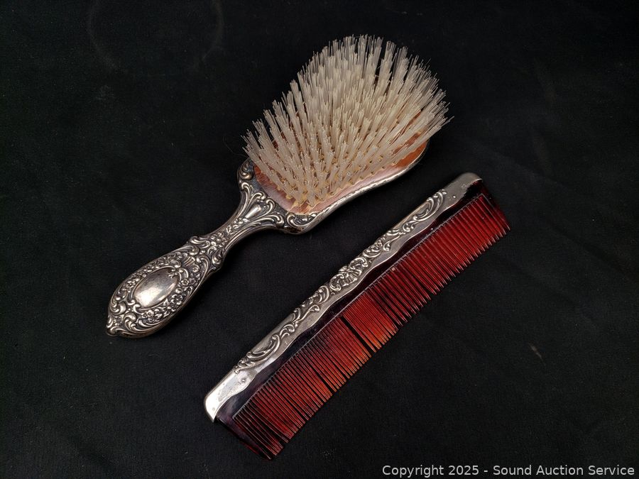 05/11/25 2010 VW New Beetle, Silverware Sets Online Auction