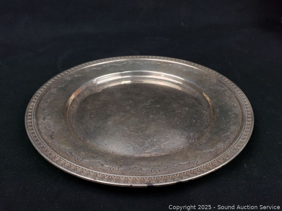 05/11/25 2010 VW New Beetle, Silverware Sets Online Auction