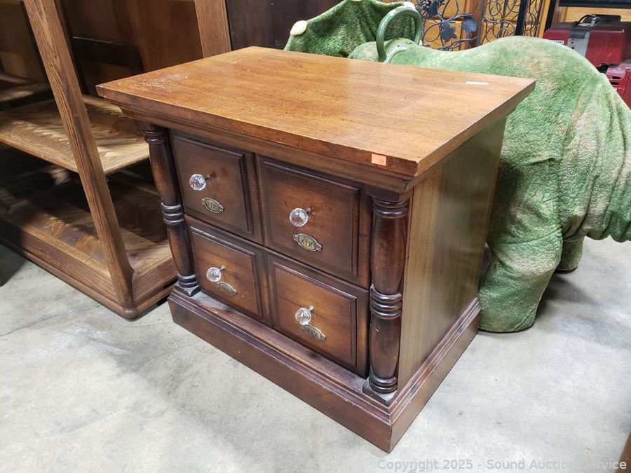 05/11/25 2010 VW New Beetle, Silverware Sets Online Auction