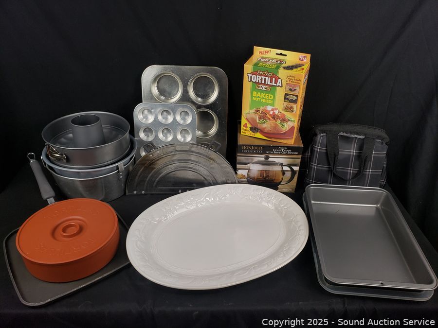 05/11/25 2010 VW New Beetle, Silverware Sets Online Auction