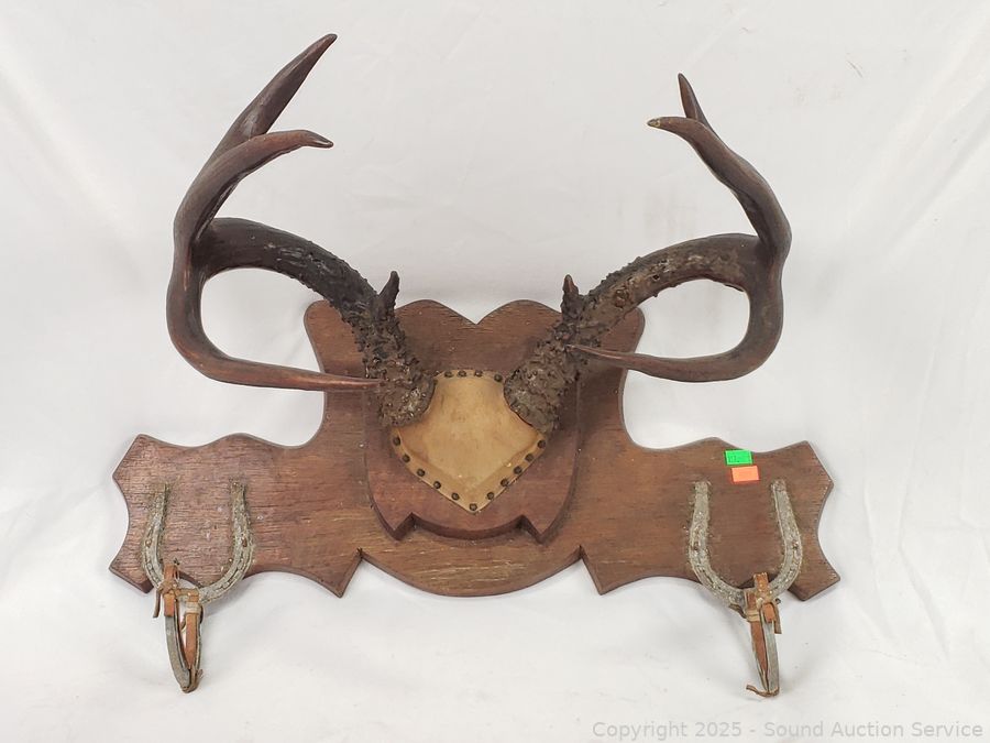 05/11/25 2010 VW New Beetle, Silverware Sets Online Auction