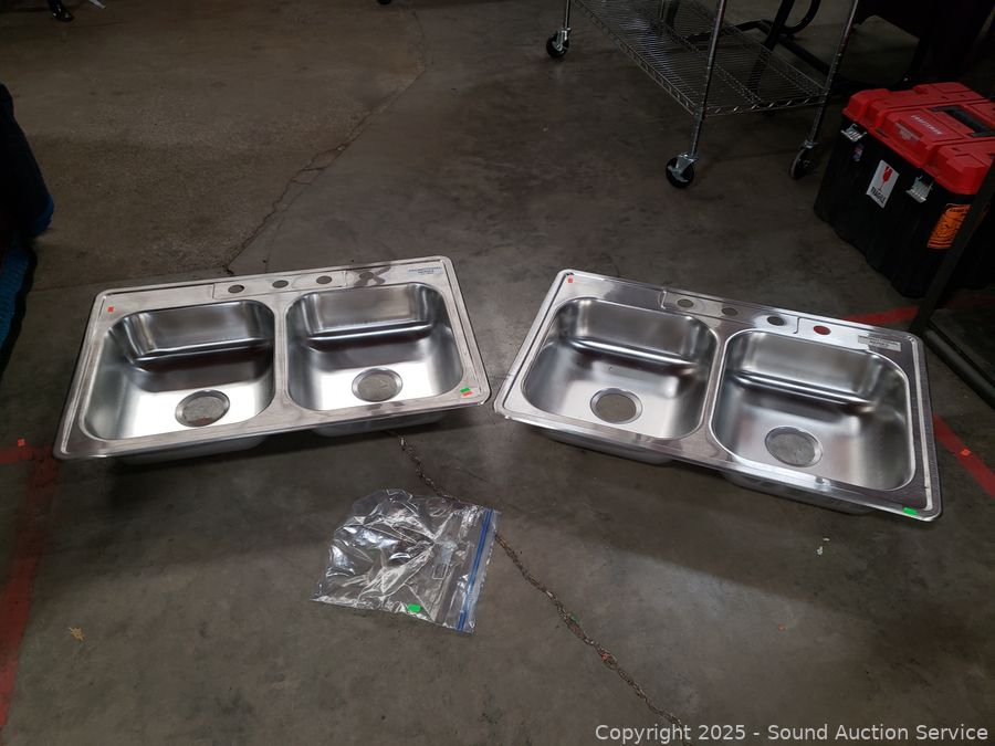 05/11/25 2010 VW New Beetle, Silverware Sets Online Auction