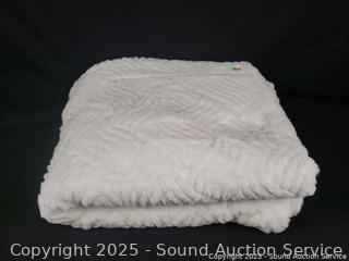 Life Comfort Ivory Faux Fur 60" x 70" Throw Blanket