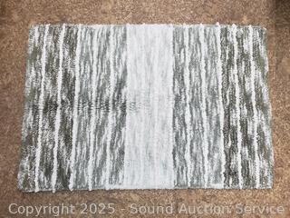 Green & White 24" x 36" Bathmat 