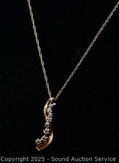 10K Gold 18" Chain Necklace w/Diamond Pendant