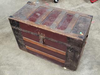 Antique Steamer Trunk Chest w/Tray Insert