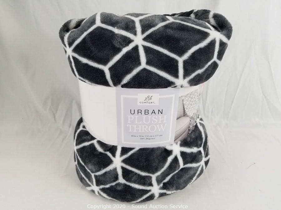 Life comfort urban plush best sale throw blanket