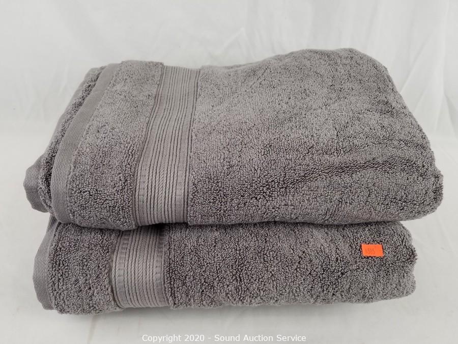 Sound Auction Service - Auction: 12/10/19 James, Methenitis & Others Estate  Auction ITEM: 4pc. Charisma Grey Luxury Bath & Hand Towels