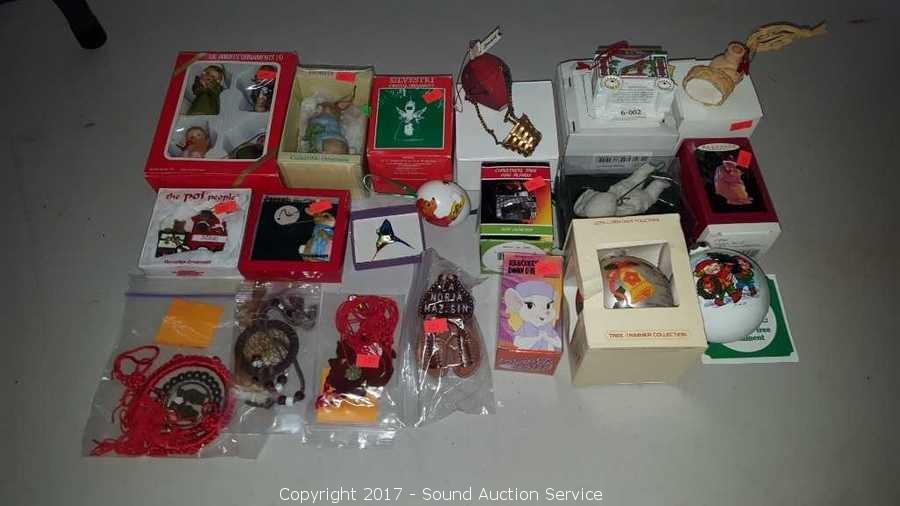 10/12/17 Christmas & Holiday Decor Blowout Auction