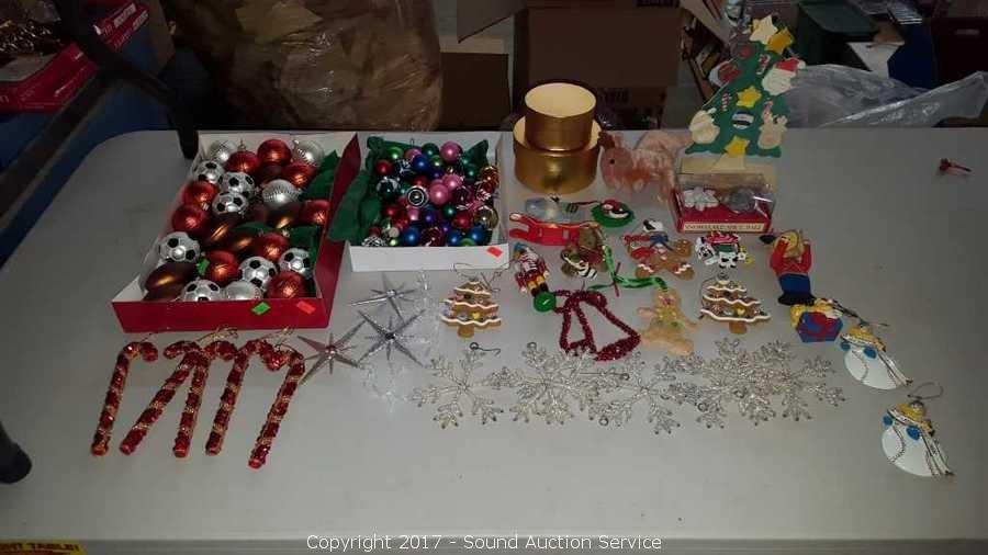 10/12/17 Christmas & Holiday Decor Blowout Auction