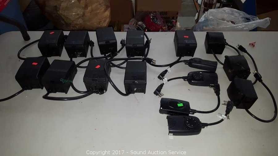 10/12/17 Christmas & Holiday Decor Blowout Auction