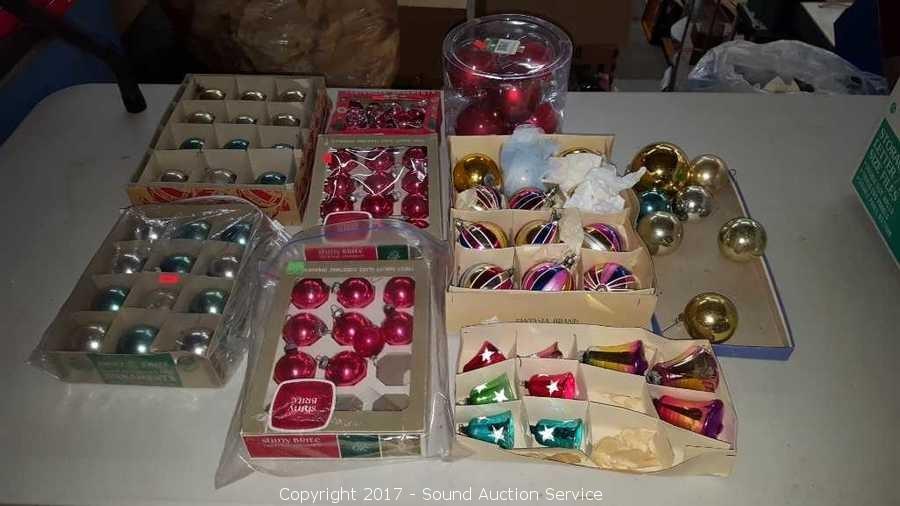 10/12/17 Christmas & Holiday Decor Blowout Auction