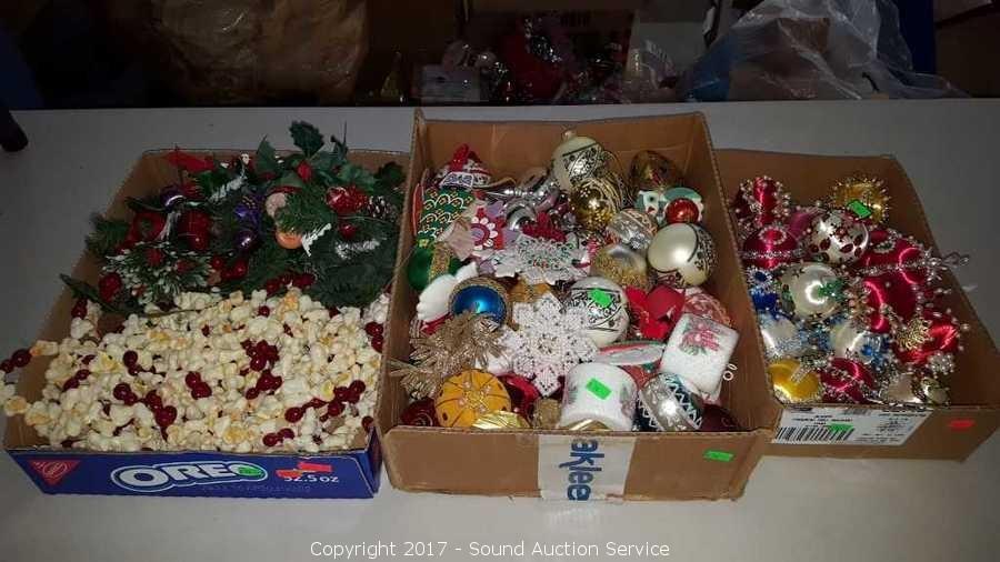 10/12/17 Christmas & Holiday Decor Blowout Auction
