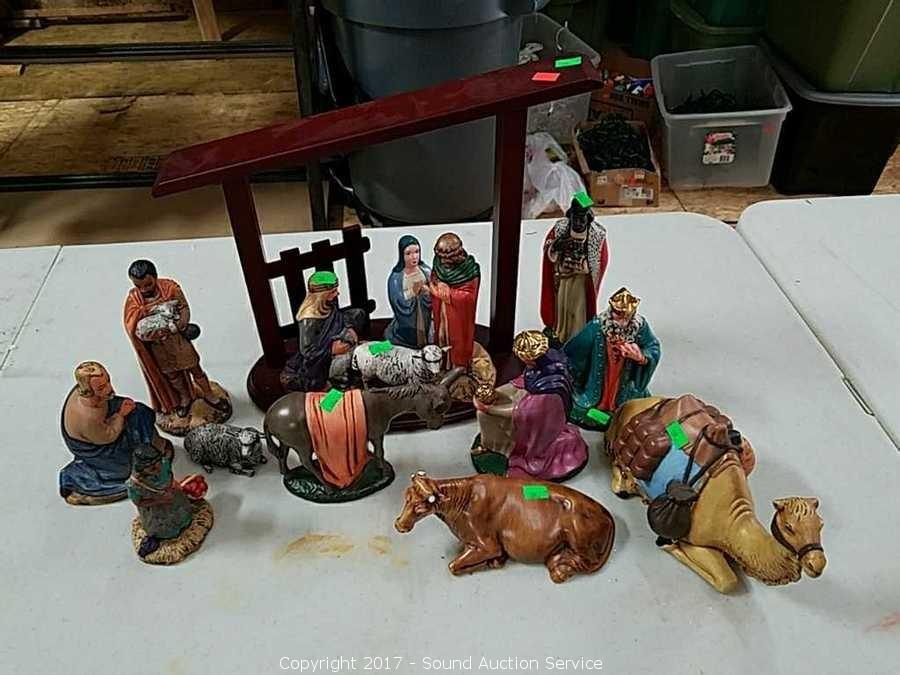 10/12/17 Christmas & Holiday Decor Blowout Auction