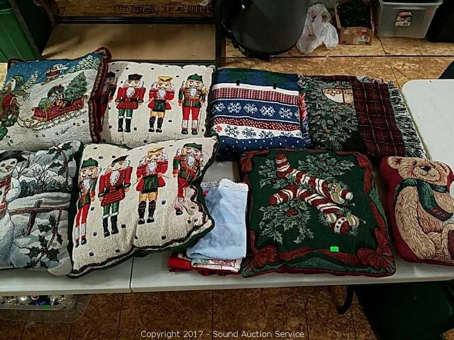 10/12/17 Christmas & Holiday Decor Blowout Auction