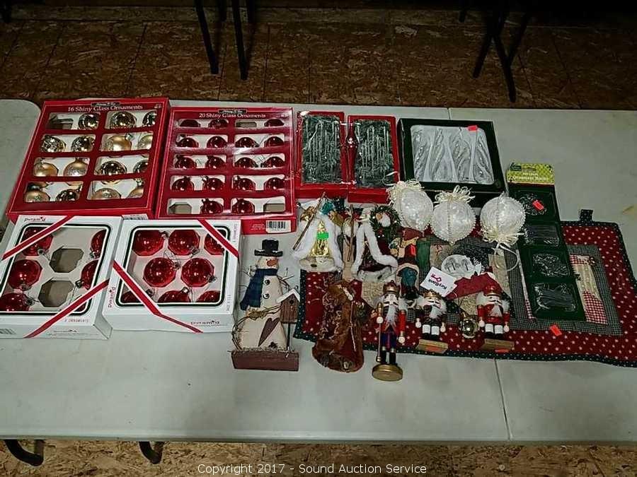 10/12/17 Christmas & Holiday Decor Blowout Auction