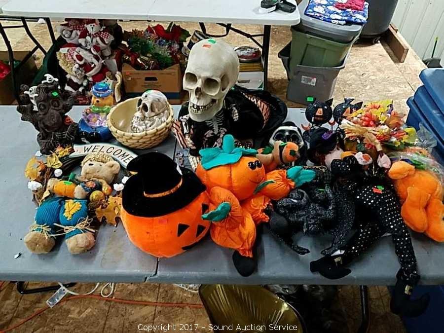 10/12/17 Christmas & Holiday Decor Blowout Auction