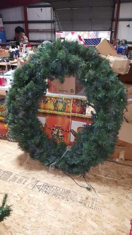 10/12/17 Christmas & Holiday Decor Blowout Auction