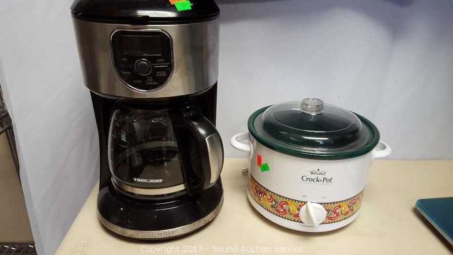 Black & Decker 1 Cup Coffee Maker, Christmas Items - Baer Auctioneers -  Realty, LLC