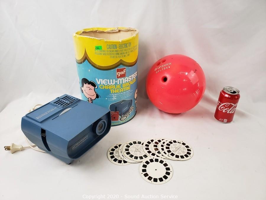 Sound Auction Service - Auction: 10/08/20 Hegge Pt 4., Ballard & Others  Consignment Auction ITEM: Mickey Bowling Ball & Peanuts View-Master Theater