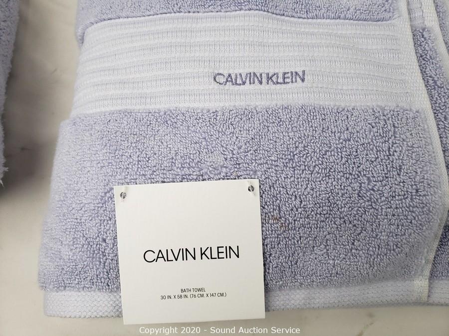 Calvin Klein Bath Towel 30in x 58in 