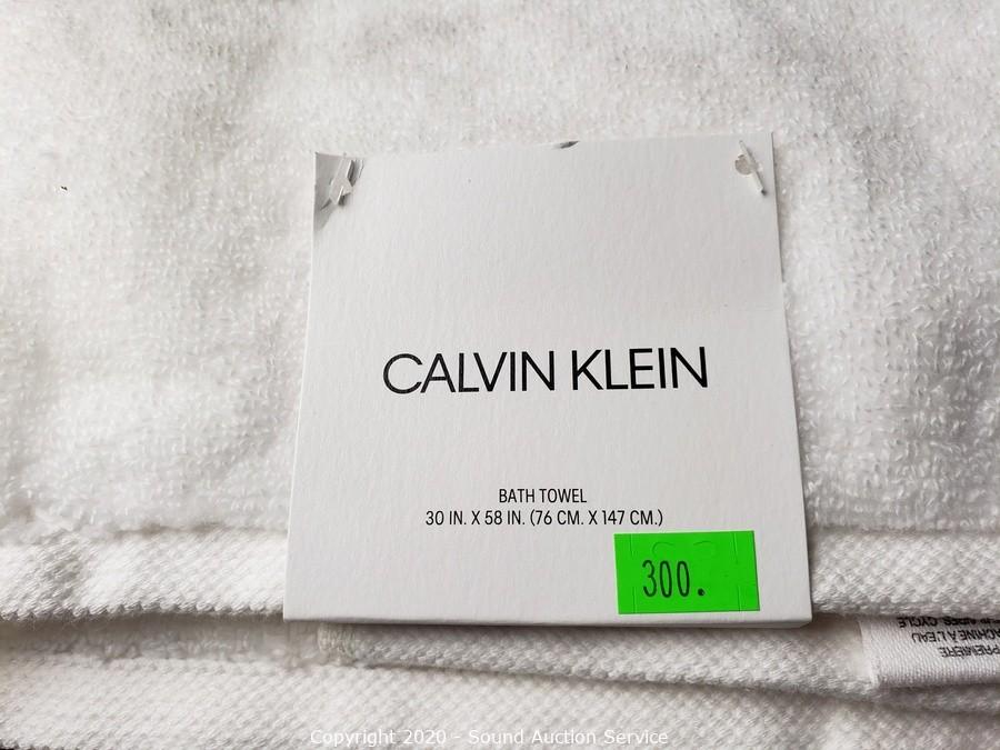Calvin Klein Bath Towel 30in x 58in