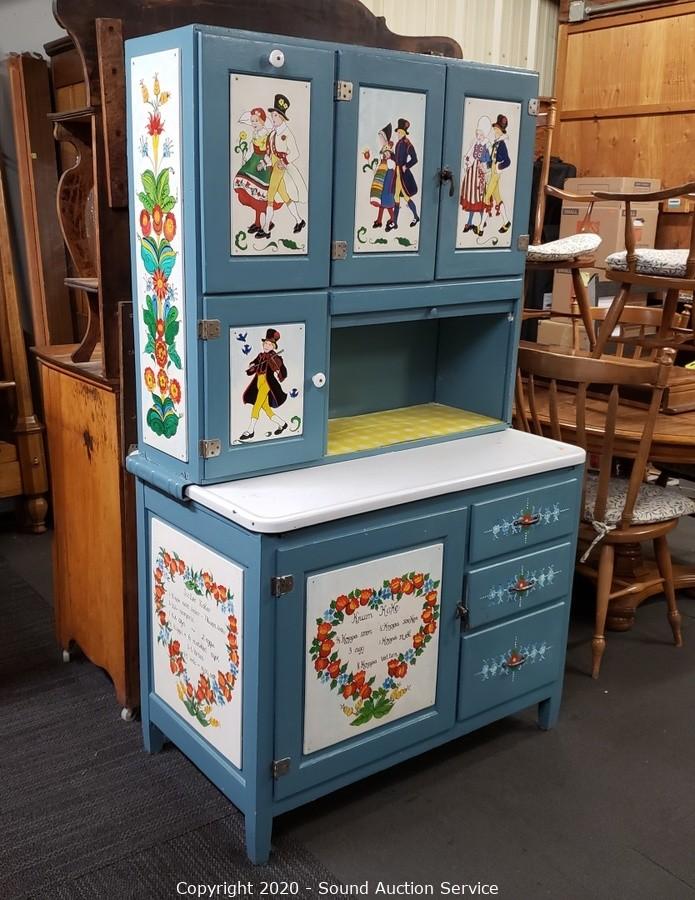 Painted on sale hoosier cabinet