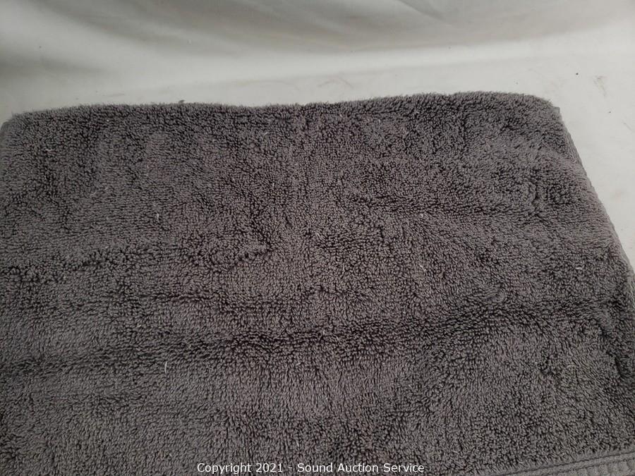 Sound Auction Service - Auction: 12/10/19 James, Methenitis & Others Estate  Auction ITEM: 4pc. Charisma Grey Luxury Bath & Hand Towels