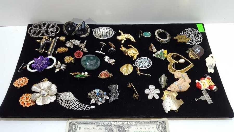 At Auction: Collection of Fashion Jewelry Pins