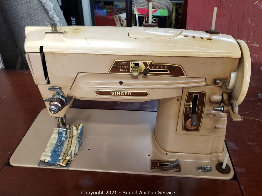 Sound Auction Service - Auction: 05/20/21 Dunaway, Field & Others Online  Auction ITEM: Vintage Singer Sewing Machine w/Mahogany Desk