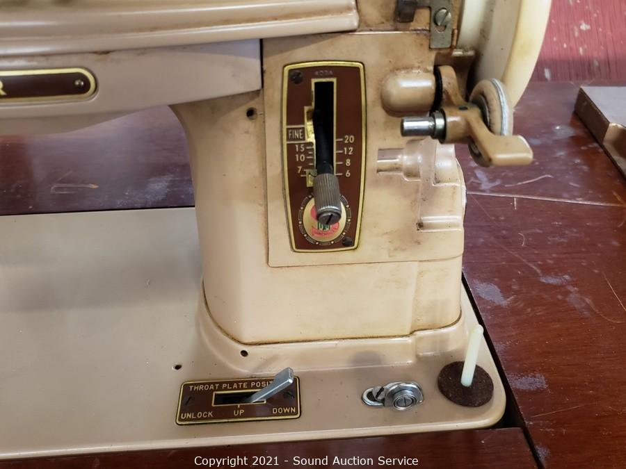 Sound Auction Service - Auction: 05/20/21 Dunaway, Field & Others Online  Auction ITEM: Vintage Singer Sewing Machine w/Mahogany Desk