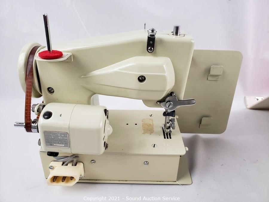 Amazing••White Vintage Sew Machine W/1.3 Amp Motor••Excellent Condition for  Sale in Bakersfield, CA - OfferUp