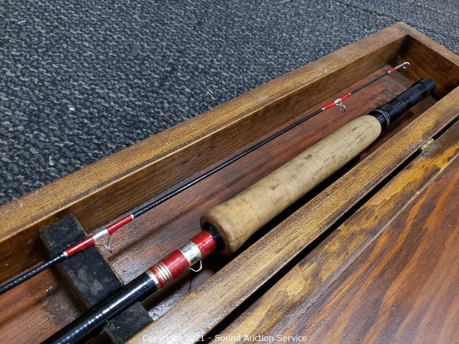 Sound Auction Service - Auction: 02/16/21 Price & Others Online Auction  ITEM: 5 Vintage Bamboo Fishing Rods, Cases & Net