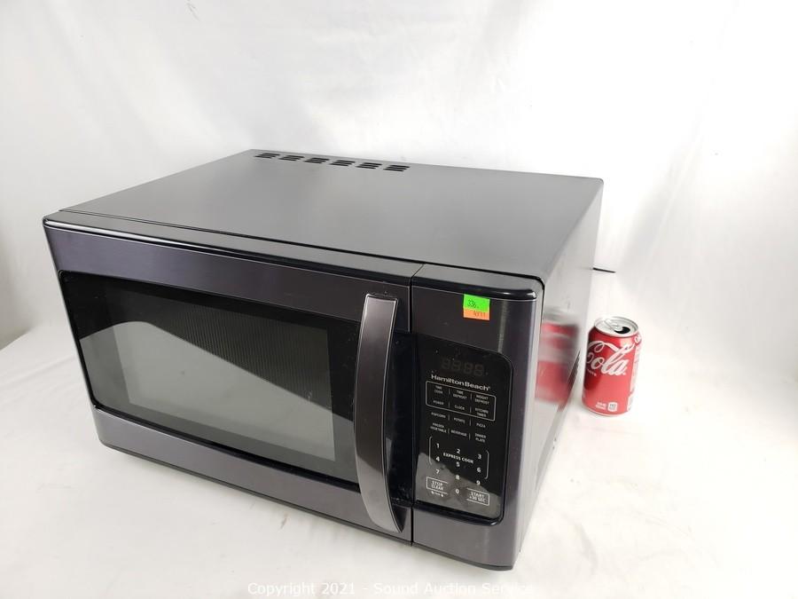 Hamilton Beach 900W Microwave Oven - Roller Auctions