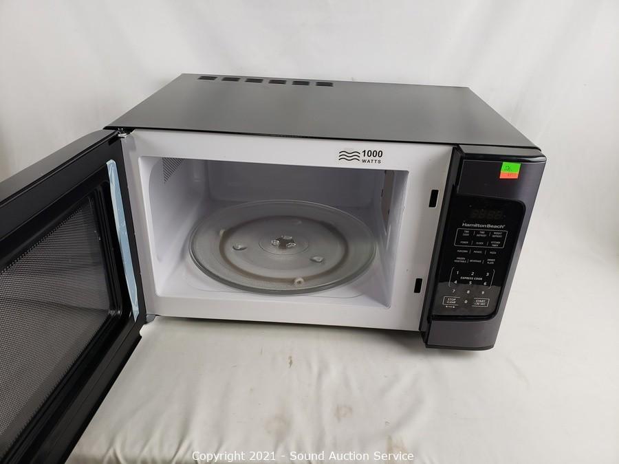 Hamilton Beach Microwave, 1,000 Watt - Roller Auctions