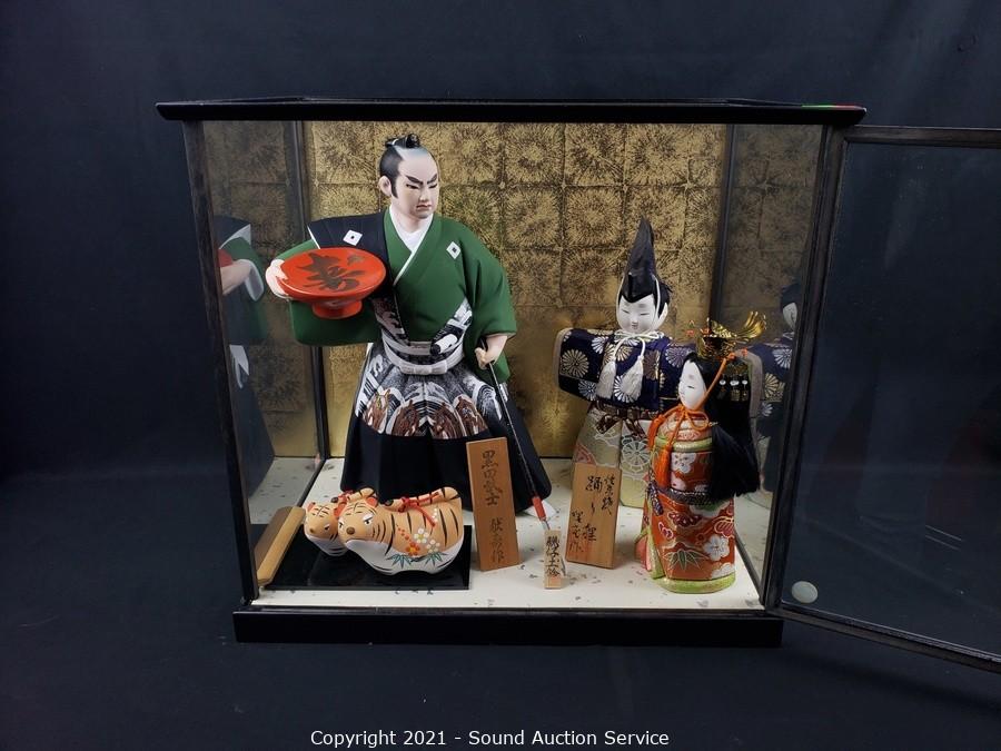 Sound Auction Service - Auction: 01/10/22 Asian Collectibles & Estate Online  Auction ITEM: Vtg Asian Porcelain Bisque Doll w/Glass Display