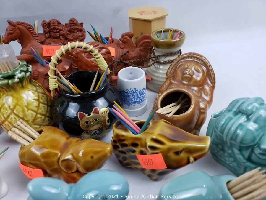 Sound Auction Service - Auction: 01/10/22 Asian Collectibles & Estate Online  Auction ITEM: Vtg Asian Porcelain Bisque Doll w/Glass Display