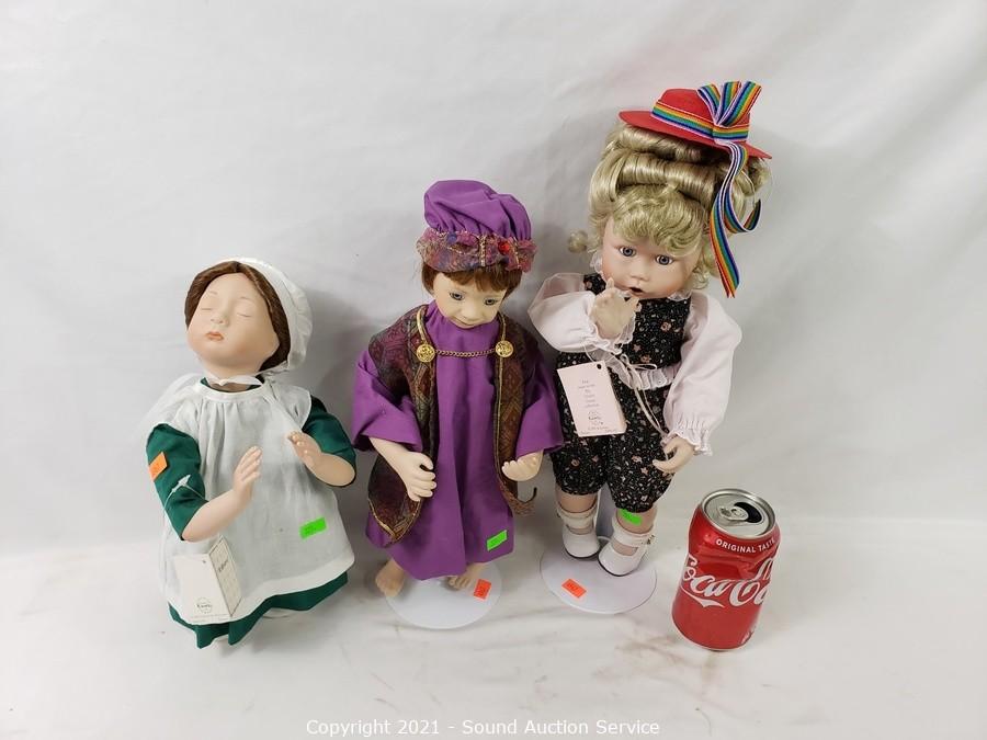 Coca cola best sale dolls collectibles