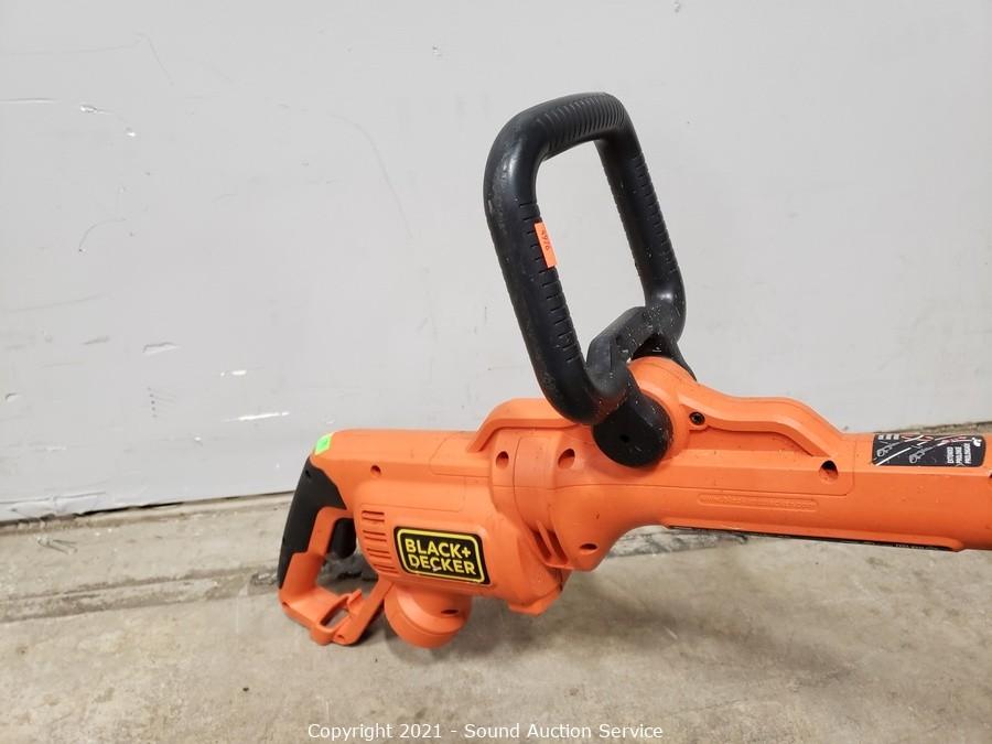 BLACK & DECKER CORDED WEED WACKER - Earl's Auction Company